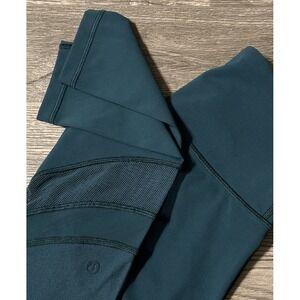 Lululemon Women's Seek The Heat‎ Tight 28" Luxtreme Green Jasper SZ 4 (23x28)